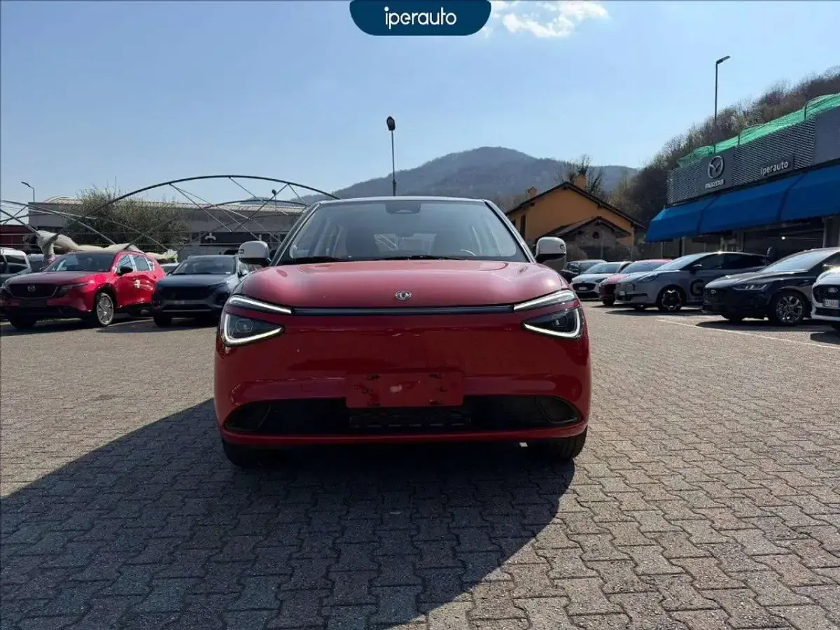 Nuova DongFeng Box 69 kW (95 CV) 2026 Rosso Utilitaria