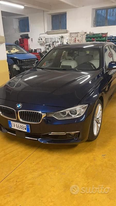 Usata BMW 325 Sport Line 2014 Blu Station wagon