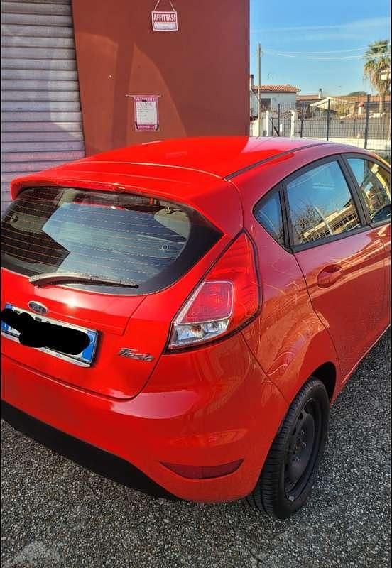 Usata Ford Fiesta Business Edition 75 CV (55 kW) 2016 Rosso Berlina