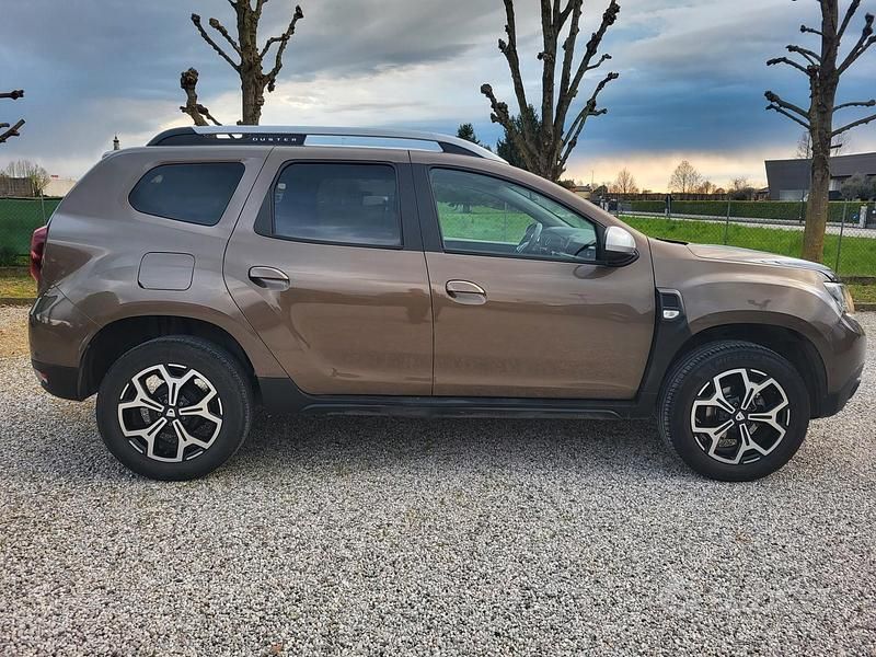 Usata Dacia Duster Prestige 114 CV (83 kW) 2019 Marrone SUV