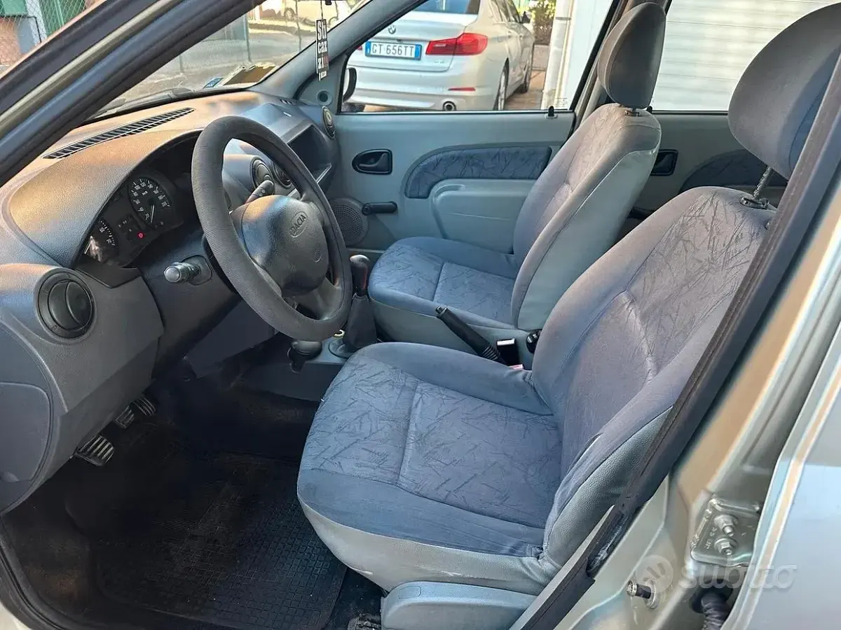 Usata Dacia Logan 75 CV (55 kW) 2005 Grigio Berlina