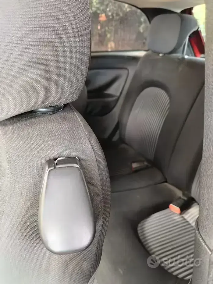 Usata Lancia Ypsilon 60 CV (44 kW) 2004 Rosso Utilitaria