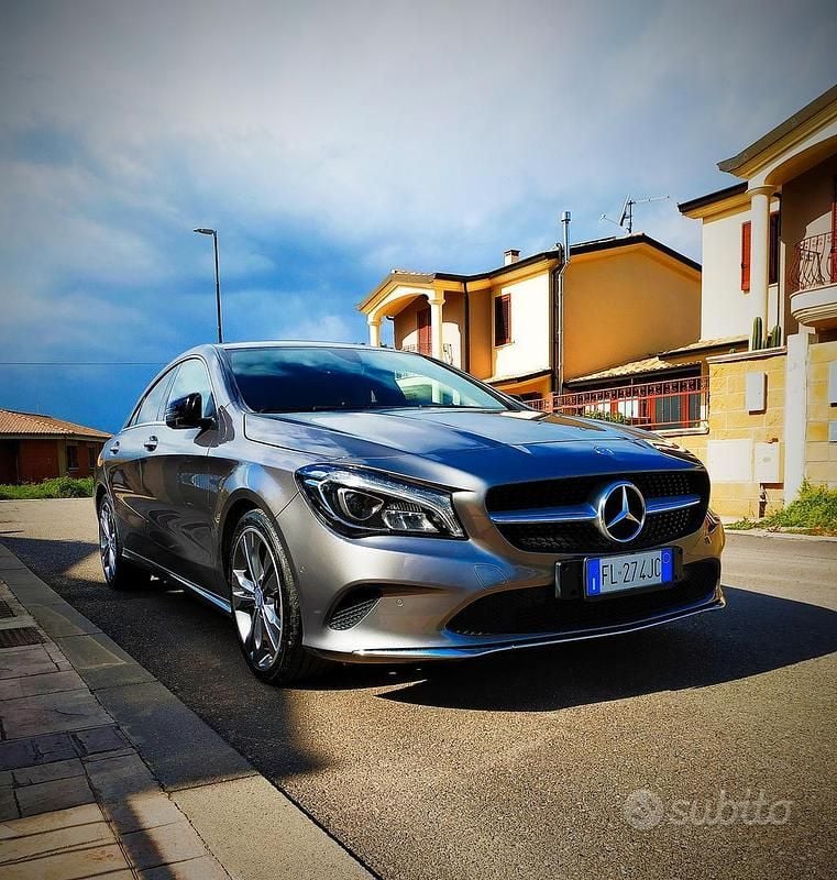 Usata Mercedes CLA180 122 CV (89 kW) 2016 Grigio Berlina