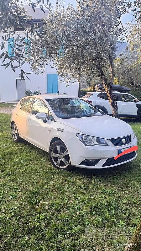 Bianco Usata 2015 Seat Ibiza Tre volumi | 3200 € (Super prezzo) - Immagine 1/4