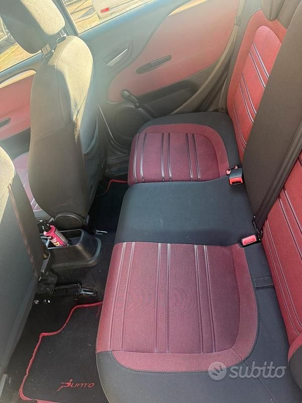 Usata Fiat Grande Punto 77 CV (56 kW) 2011 Grigio Utilitaria