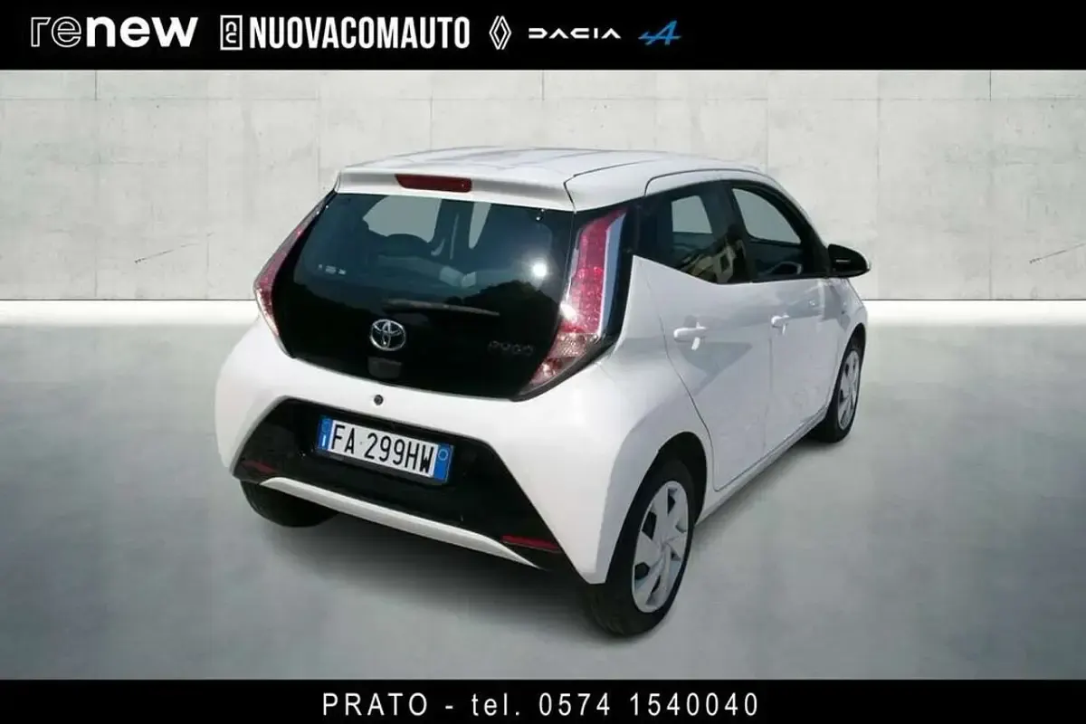 Usata Toyota Aygo X-play 69 CV (50 kW) 2015 Bianco Utilitaria