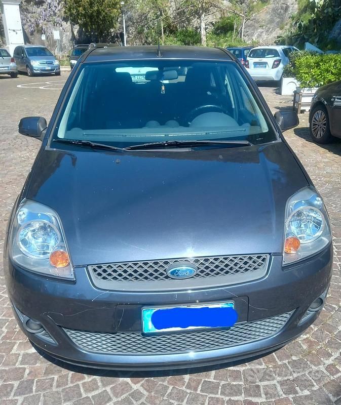Usata Ford Fiesta 2008 Grigio Utilitaria