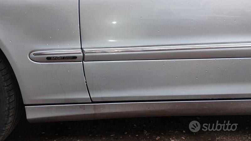 Usata Mercedes C220 149 CV (109 kW) 2007 Grigio Berlina