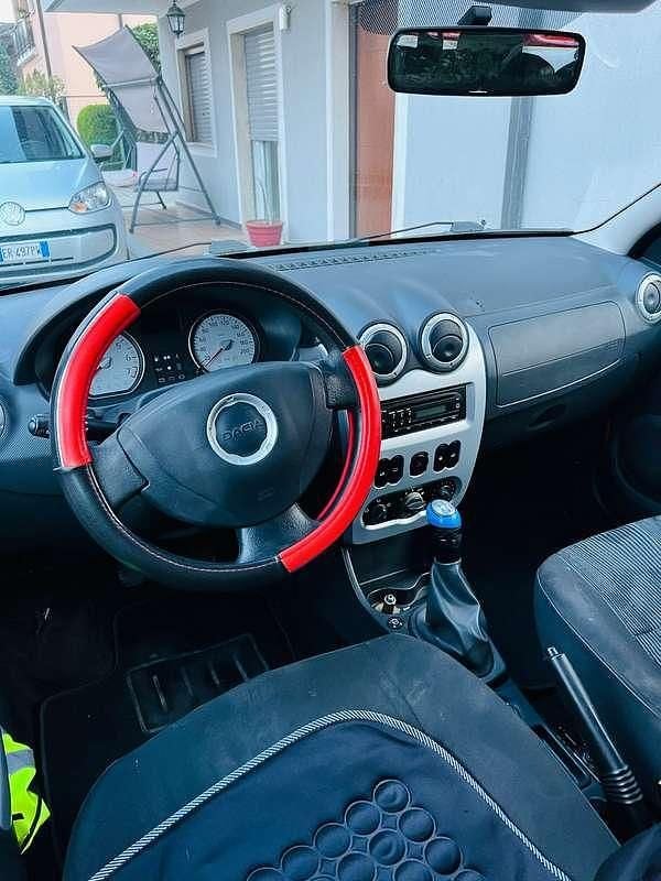 Usata Dacia Logan Lauréate 87 CV (63 kW) 2011 Station wagon