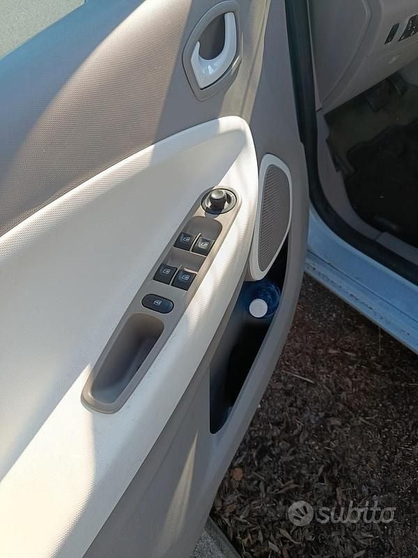 Usata Renault Zoe 64 kW (88 CV) 2013 Blu Utilitaria