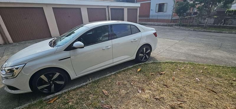 Usata Renault Mégane IV Business 140 CV (102 kW) 2019 Coupé