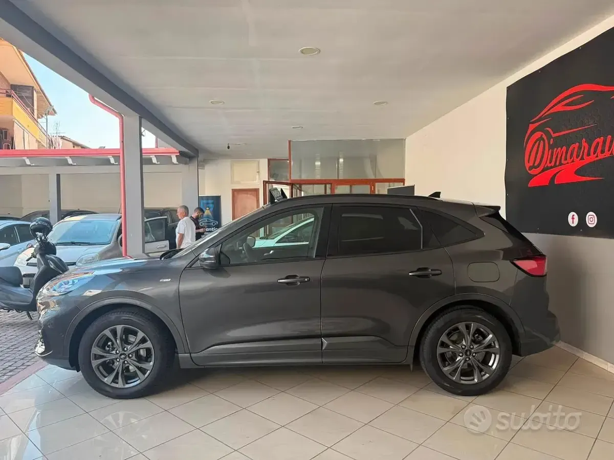 Usata Ford Kuga ST-Line X 120 CV (88 kW) 2020 Grigio SUV