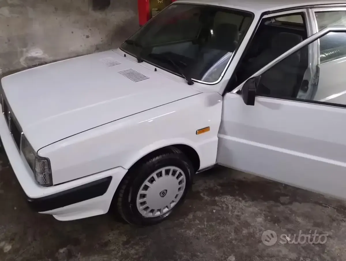 Usata Lancia Prisma 109 CV (80 kW) 1988 Bianco Berlina