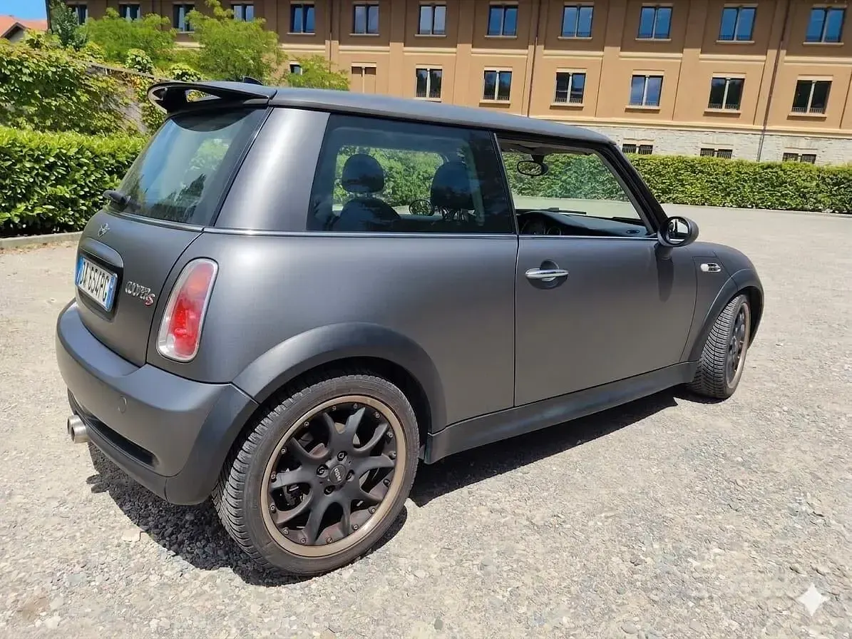 Usata Mini Cooper S 170 CV (125 kW) 2006 Grigio Utilitaria
