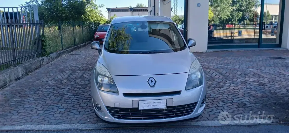 Usata Renault Scenic E-Tech 110 CV (80 kW) 2011 Grigio Monovolume