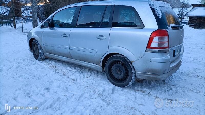 Usata 2008 Opel Zafira Monovolume | 1680 € (Ottimo prezzo) - Immagine 1/4