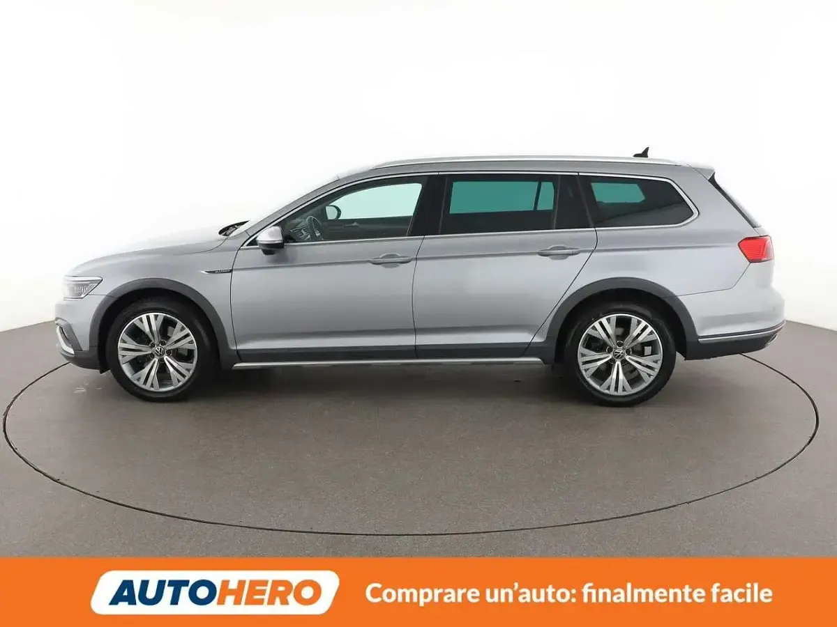 Usata VW Passat Alltrack 200 CV (147 kW) 2021 Argento Station wagon