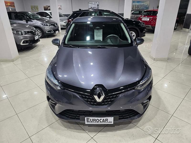 Grigio Usata 2020 Renault Clio V Zen Tre volumi | 11.600 € (Buon prezzo) - Immagine 1/4