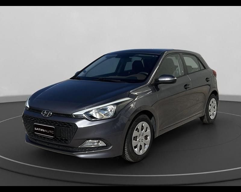 Grigio Usata 2017 Hyundai i20 Classic Tre volumi | 9000 € (Buon prezzo) - Immagine 1/4