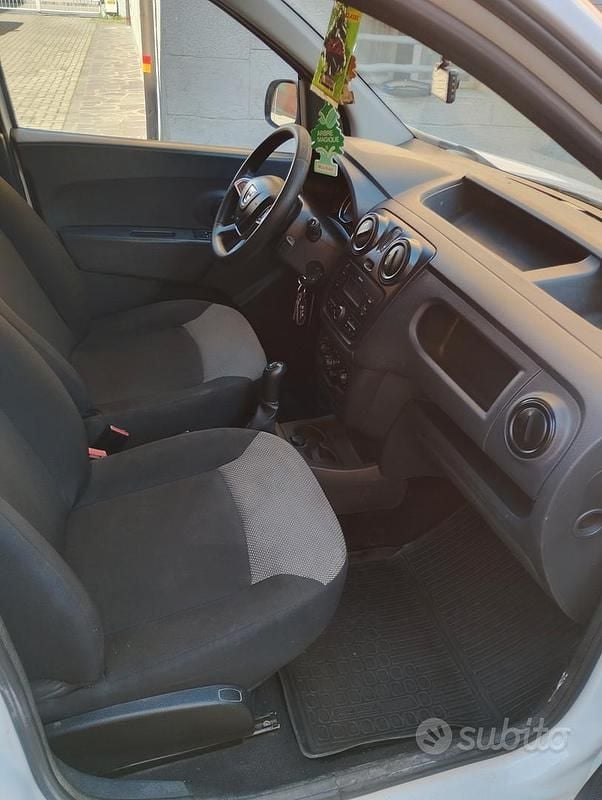 Usata Dacia Dokker 90 CV (66 kW) 2019 Bianco Monovolume