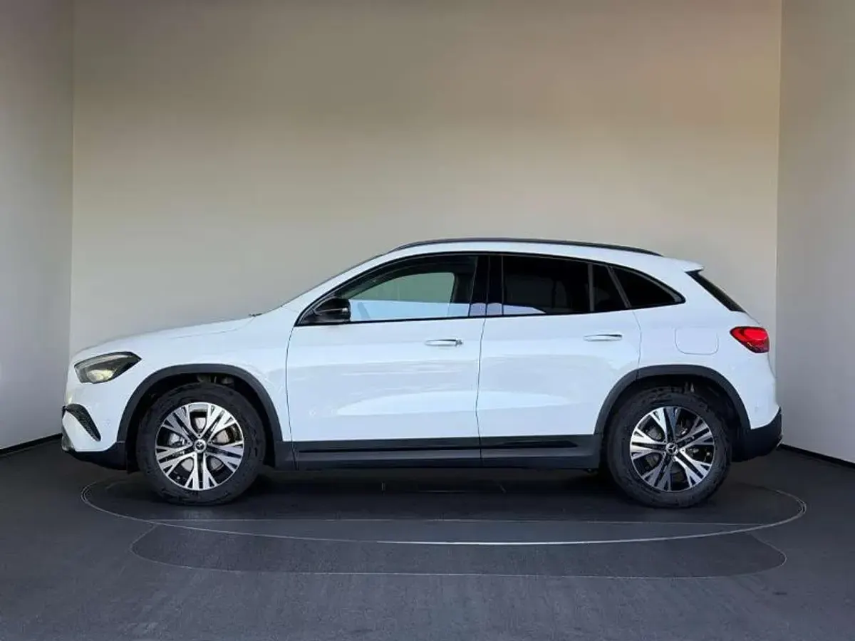 Usata Mercedes GLA200 Advanced 150 CV (110 kW) 2024 Bianco SUV
