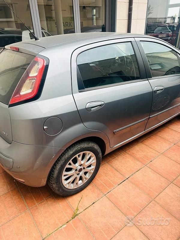 Usata Fiat Punto Evo S 95 CV (69 kW) 2010 Grigio Utilitaria