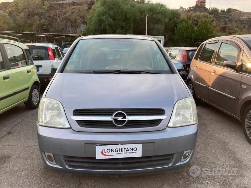 Usato 2004 Opel Meriva Diesel 125 CV (2.990 €)