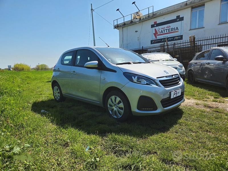 Usata Peugeot 108 Active 72 CV (52 kW) 2021 Grigio Berlina