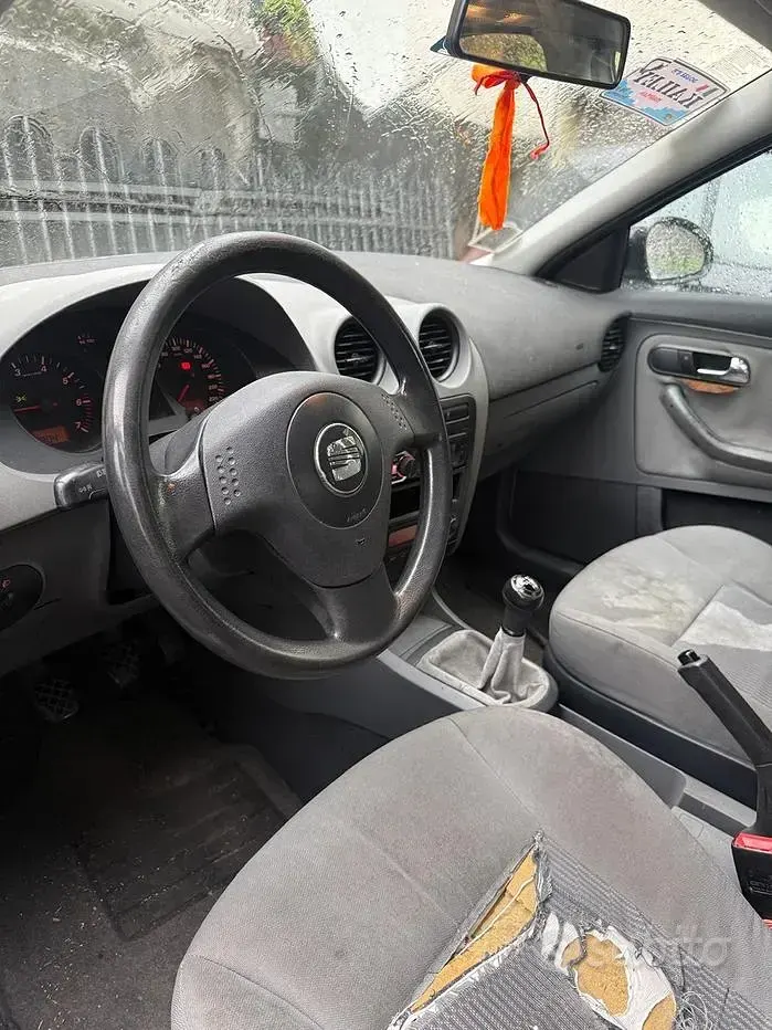 Usata Seat Ibiza 75 CV (55 kW) 2003 Blu Utilitaria