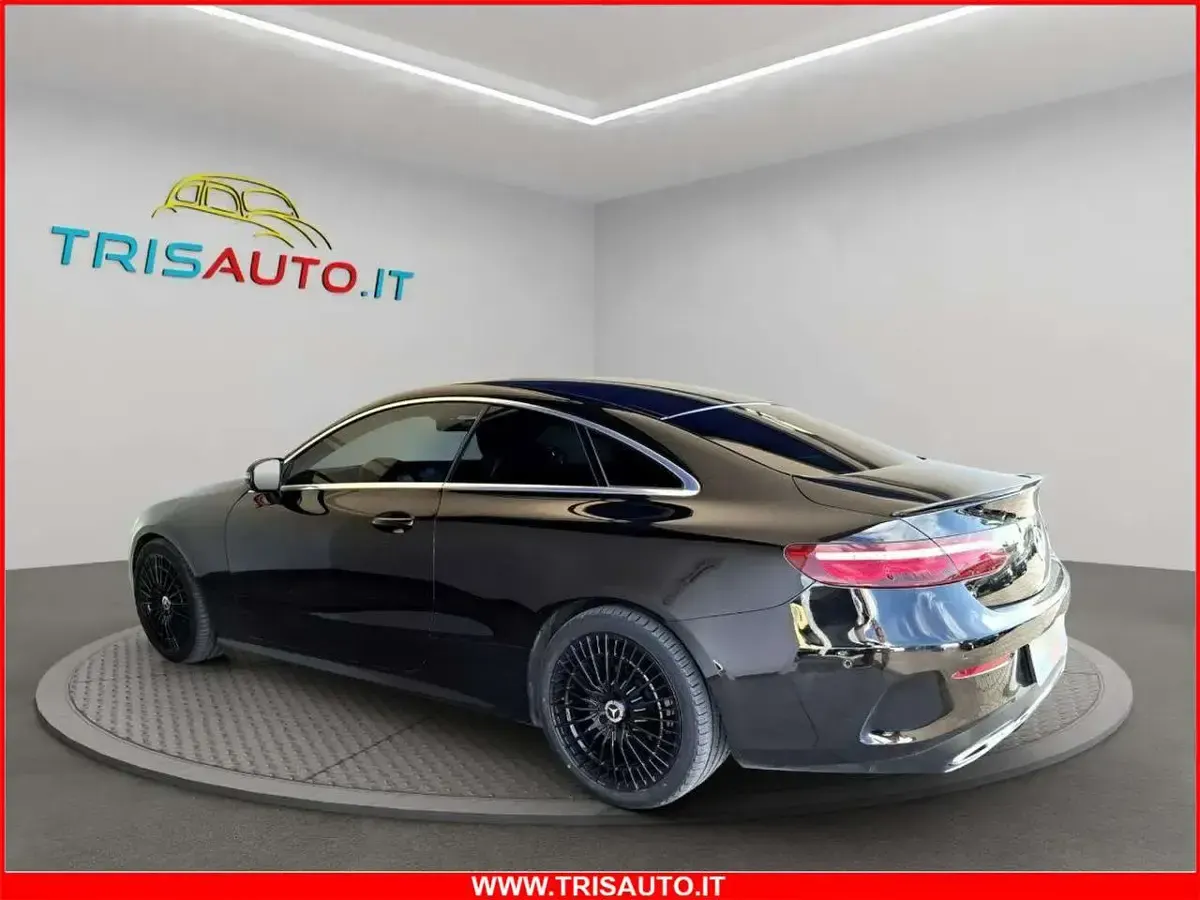 Usata Mercedes E220 194 CV (142 kW) 2017 Nero Coupé