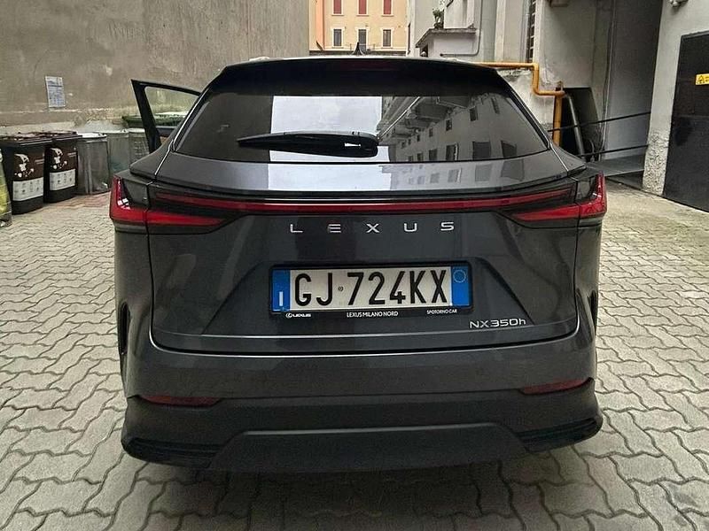 Usata Lexus NX350h 197 CV (144 kW) 2022 Grigio SUV