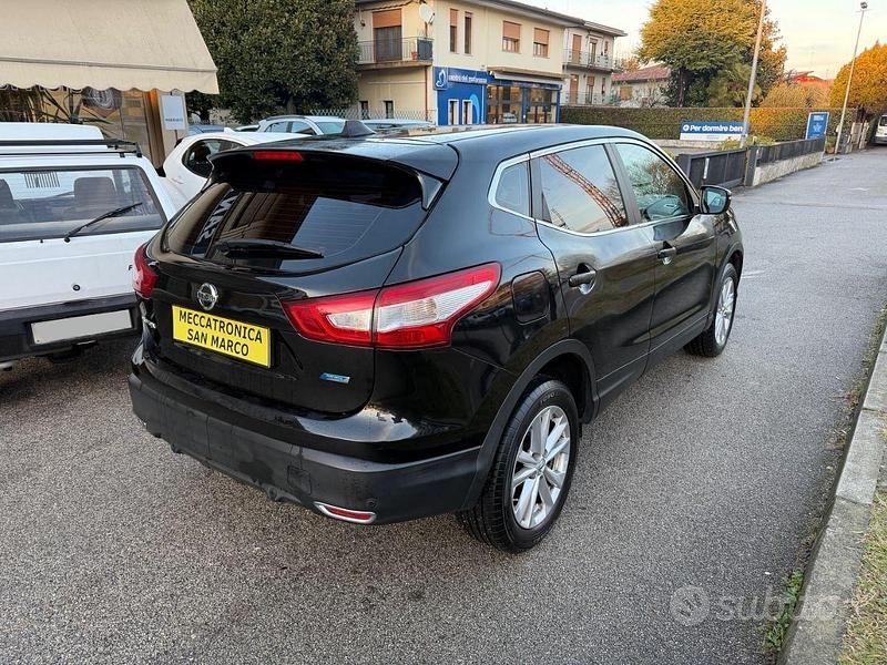 Usata Nissan Qashqai Acenta 110 CV (80 kW) 2016 Nero SUV