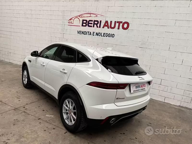 Usata Jaguar E-Pace R-Dynamic 199 CV (146 kW) 2019 Bianco SUV
