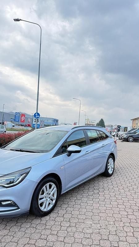 Usata Opel Astra 136 CV (100 kW) 2016 Blu Berlina