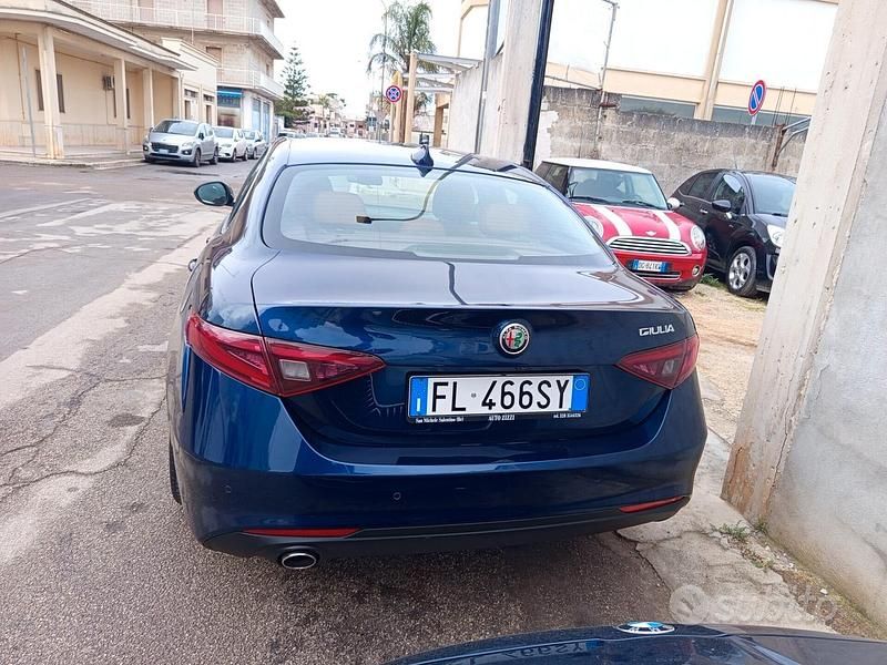 Usata Alfa Romeo Giulia Super 150 CV (110 kW) 2017 Blu Berlina