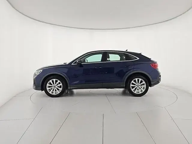 Usata Audi Q3 Sportback Business Plus 150 CV (110 kW) 2023 Blu/azzurro SUV