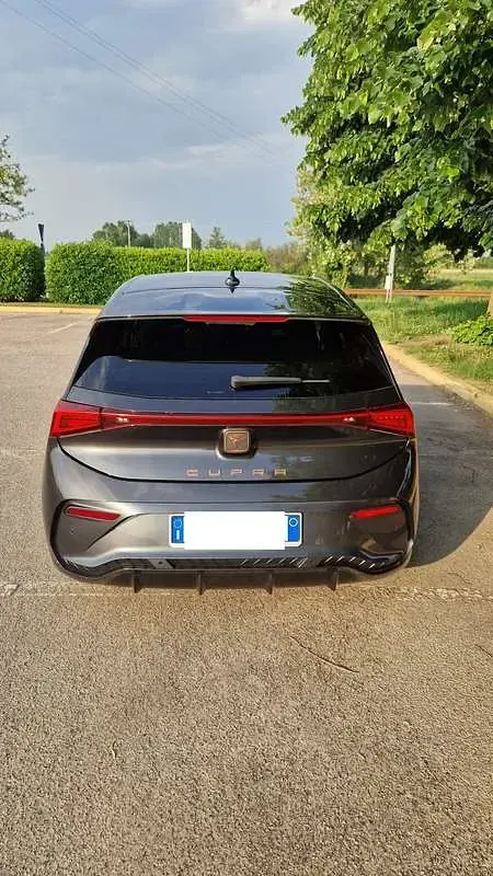 Usata Cupra Born 150 kW (204 CV) 2023 Nero Utilitaria