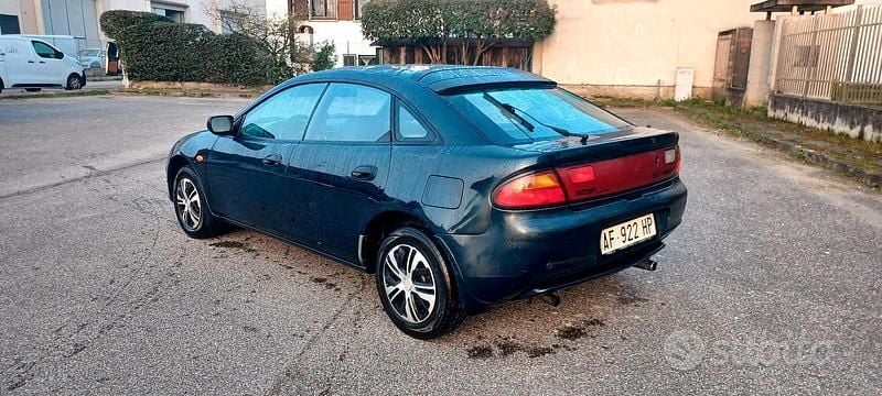 Usata Mazda 323 1996 Blu Berlina