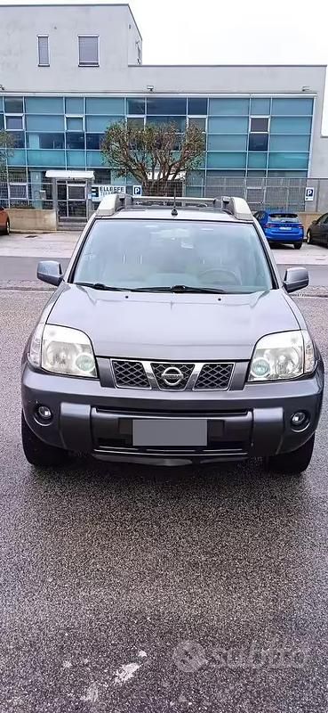Usata Nissan X-Trail 136 CV (100 kW) 2007 Grigio SUV