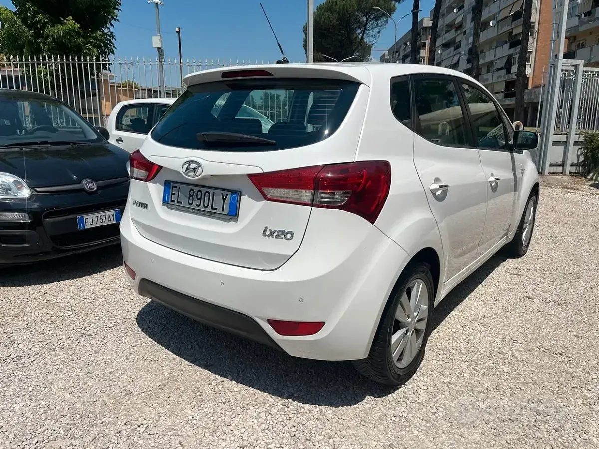 Usata Hyundai ix20 Comfort 90 CV (66 kW) 2012 Bianco Utilitaria