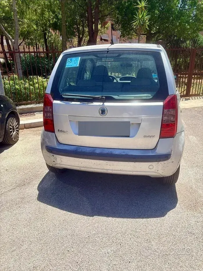 Usata Fiat Idea 69 CV (50 kW) 2004 Grigio Monovolume