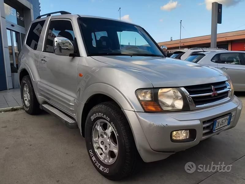 Usata Mitsubishi Pajero 160 CV (117 kW) 2002 Grigio SUV