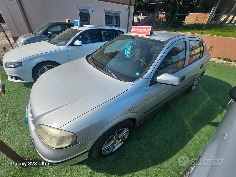 Usata Opel Astra Club 74 CV (54 kW) 2002 Grigio Berlina