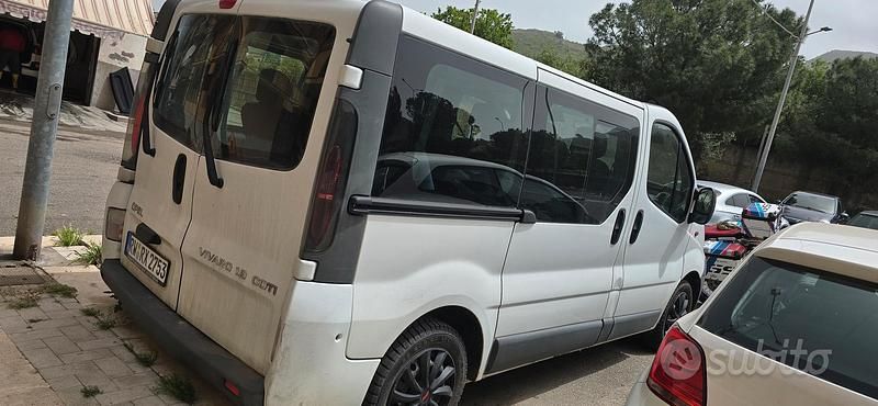 Usata Opel Vivaro 82 CV (60 kW) 2004 Monovolume