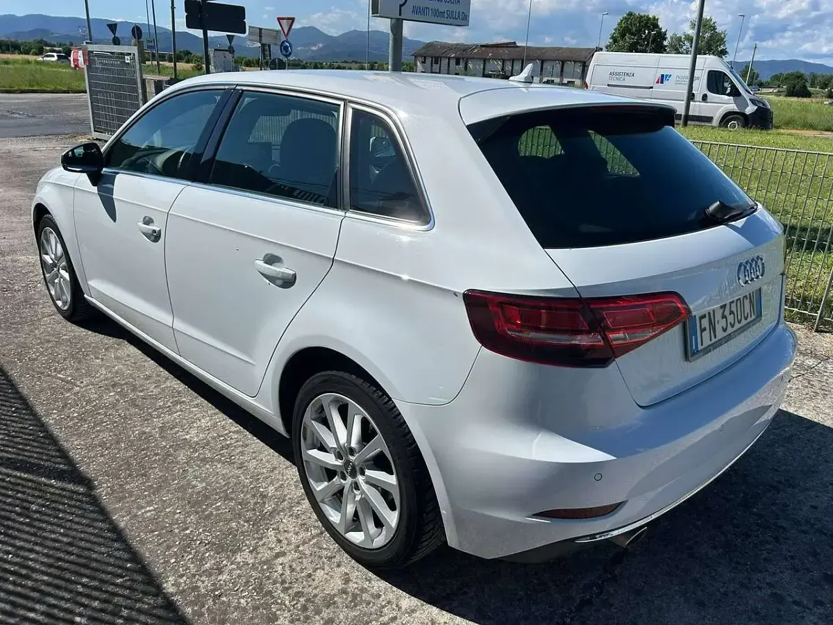Usata Audi A3 Business 110 CV (80 kW) 2017 Bianco Berlina