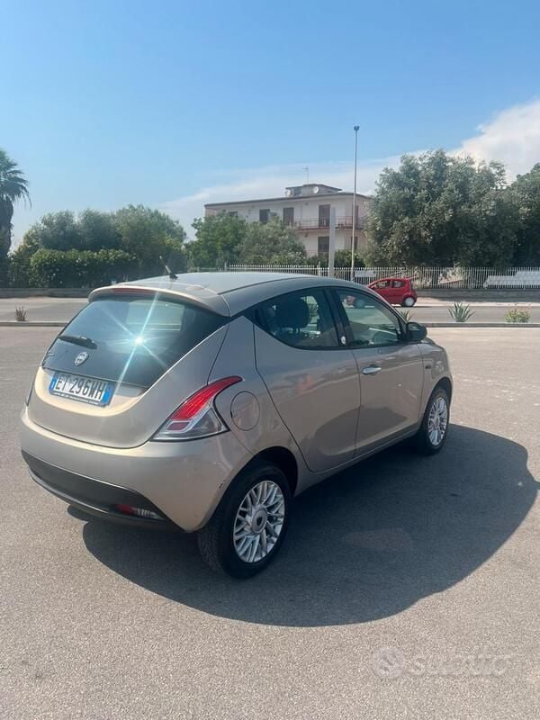 Usata Lancia Ypsilon Gold 80 CV (58 kW) 2014 Utilitaria