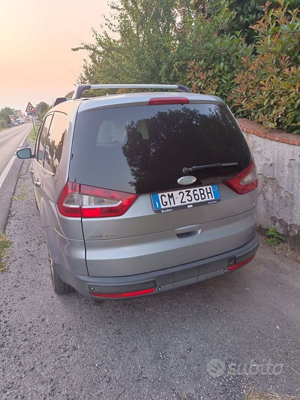 Usata Ford Galaxy 140 CV (102 kW) 2007 Grigio Monovolume