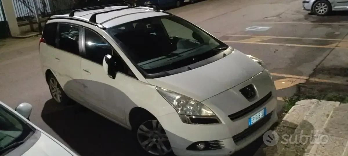 Usata Peugeot 5008 112 CV (82 kW) 2013 Bianco Monovolume