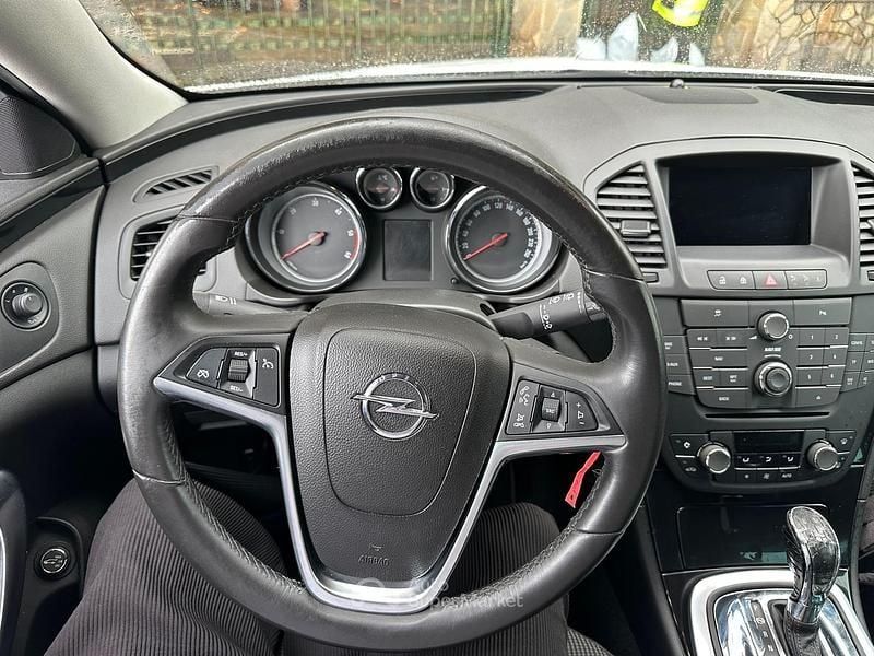 Usata Opel Insignia 160 CV (117 kW) 2012 Bianco Station wagon