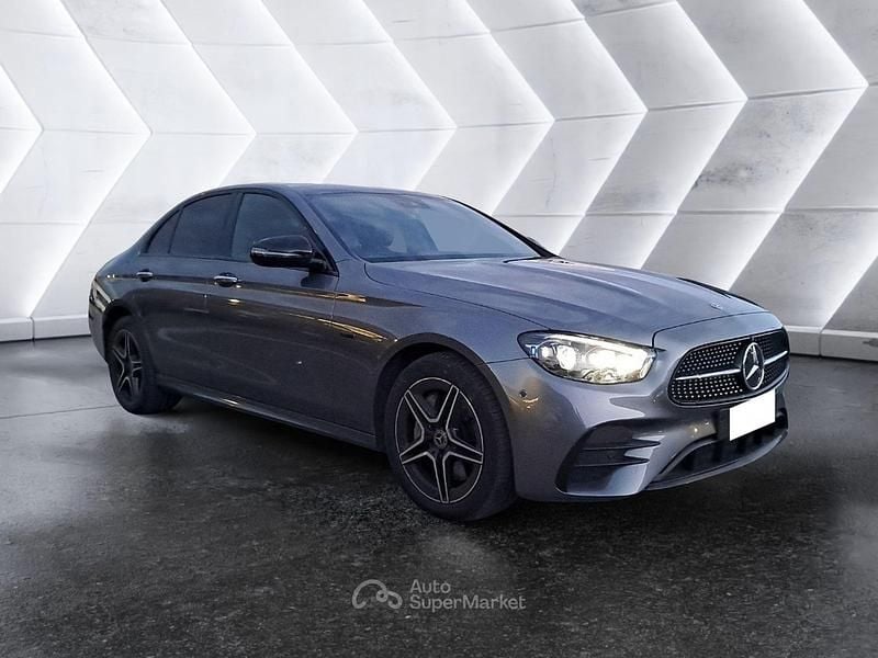 Usata Mercedes E300 Premium Plus 306 CV (225 kW) 2020 Grigio Berlina